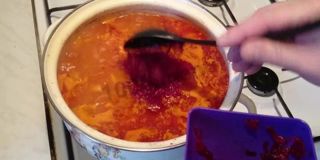 борщ на курином бульоне с отварной свеклой