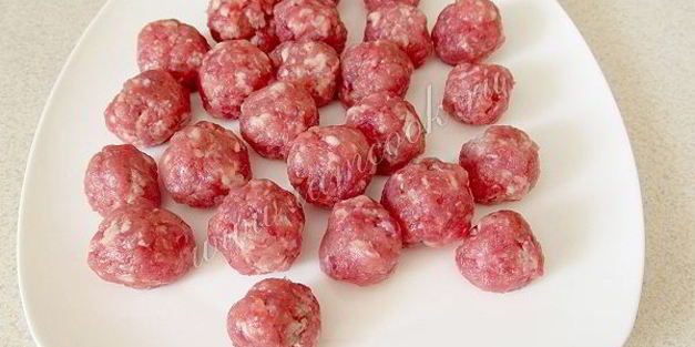 борщ с фрикадельками