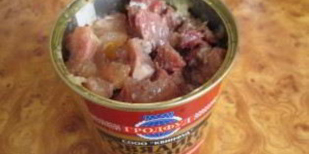 борщ с тушенкой