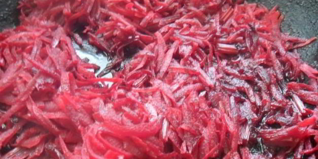 борщ со свекольной ботвой в мультиварке