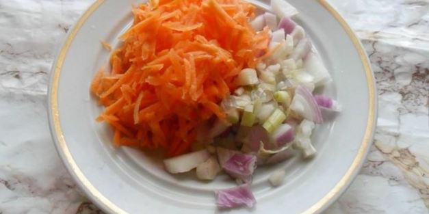 борщ со свекольной ботвой