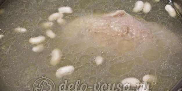 красный борщ с фасолью