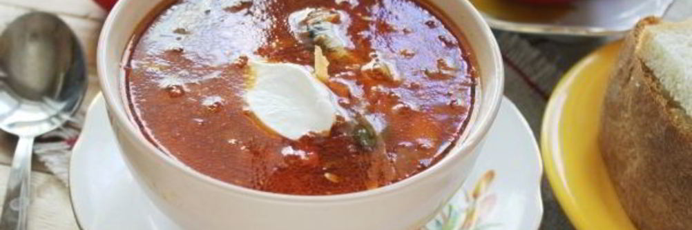 Постный борщ с фасолью и килькой