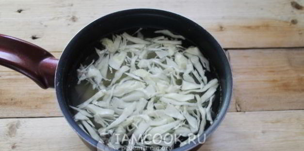 постный борщ с фасолью и килькой