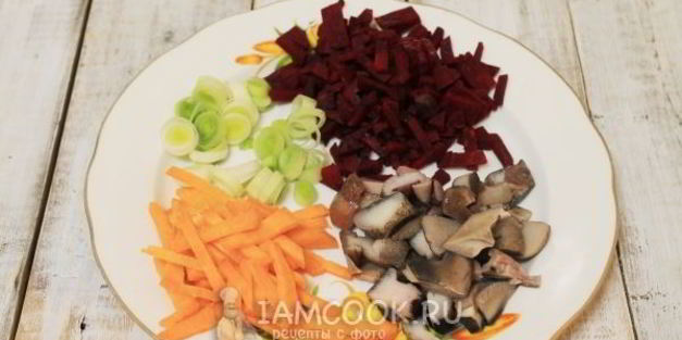 постный борщ с грибами и фасолью