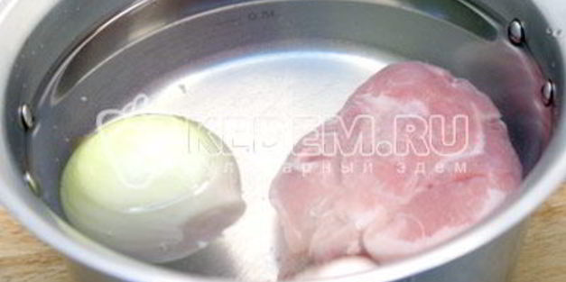 зеленый борщ с щавелем и черемшой