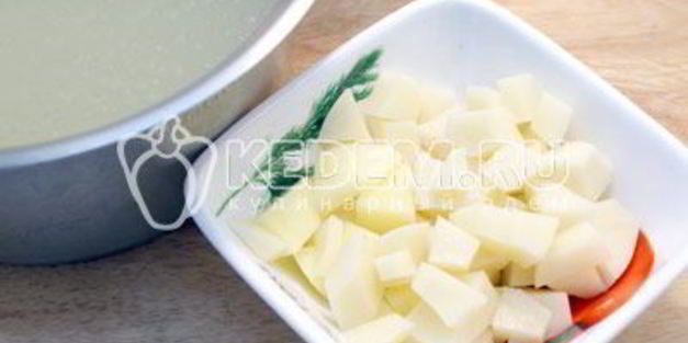 зеленый борщ с щавелем и черемшой