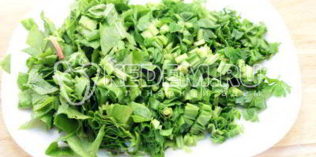 зеленый борщ с щавелем и черемшой