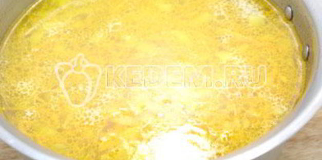 зеленый борщ с щавелем и черемшой