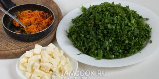 зеленый борщ со щавелем и адыгейским сыром