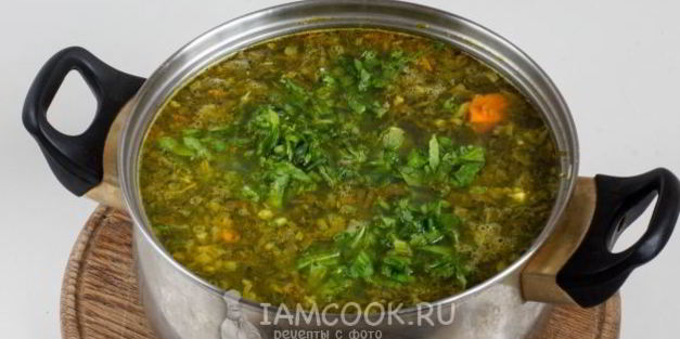 зеленый борщ со щавелем и адыгейским сыром