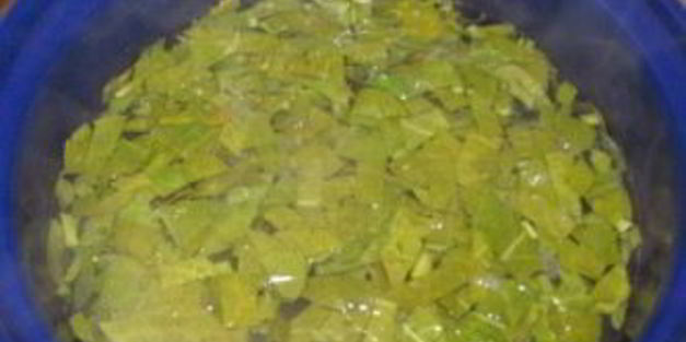 зеленый борщ со щавелем и крапивой