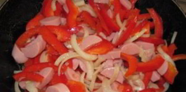 зеленый борщ со щавелем и крапивой