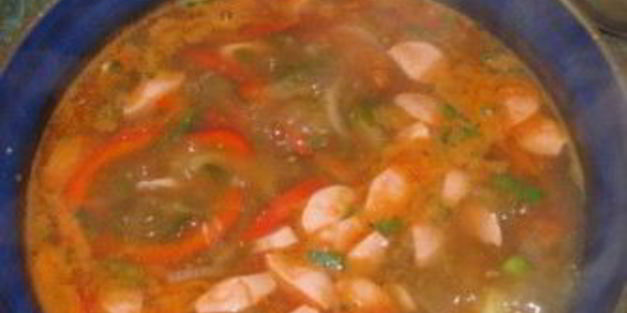 зеленый борщ со щавелем и крапивой