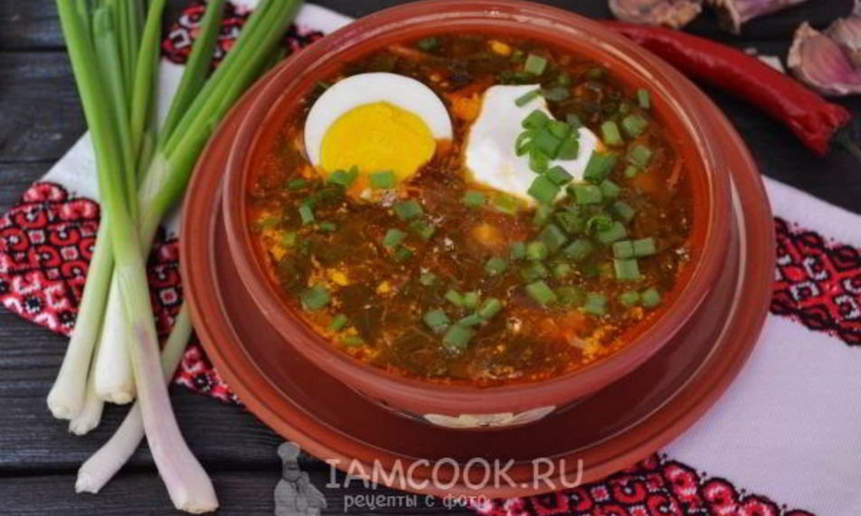 Рецепт зеленый борщ со щавелем и яйцом