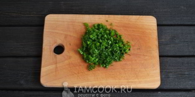 зеленый борщ со щавелем и яйцом