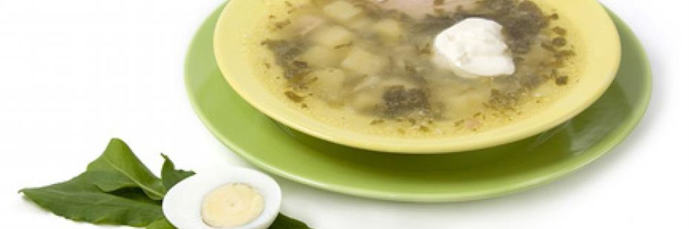 Зеленый борщ со сметаной