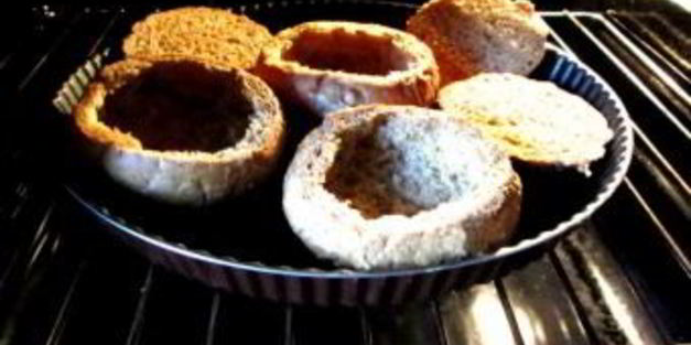 чечевичный суп в хлебе