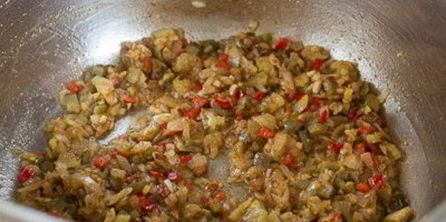 чили-суп из курицы с грибами