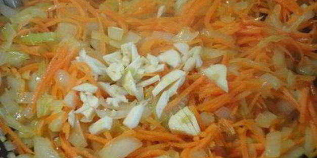 фасолевый суп с грибами и копченостями