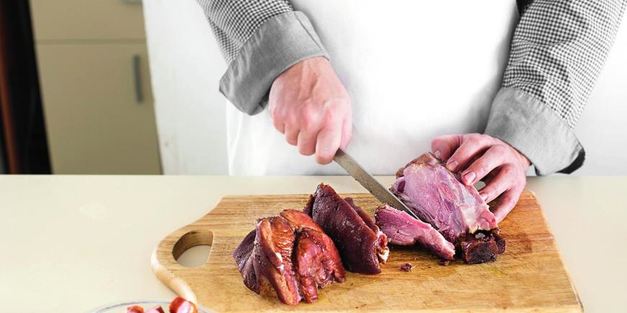 фасолевый суп с рулькой и колбасками