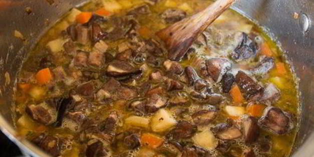 грибной суп с корнеплодами