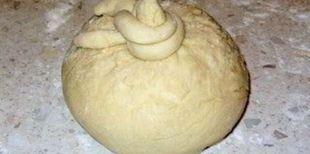 грибной суп со сливками и сыром в хлебных горшочках-мешочках