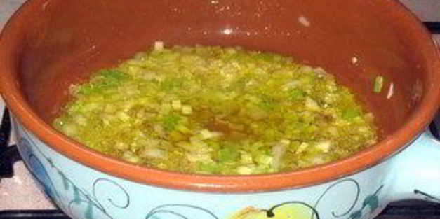 грибной суп со сливками и сыром в хлебных горшочках-мешочках