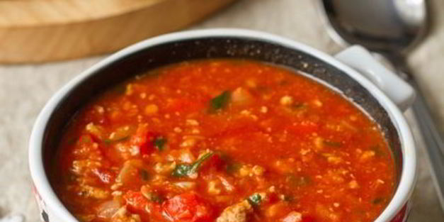 густой томатный суп с фаршем и чечевицей