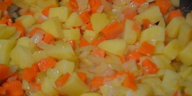 картофельный суп с беконом и тмином