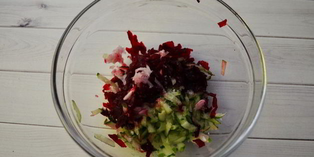 кефирный суп со свеклой