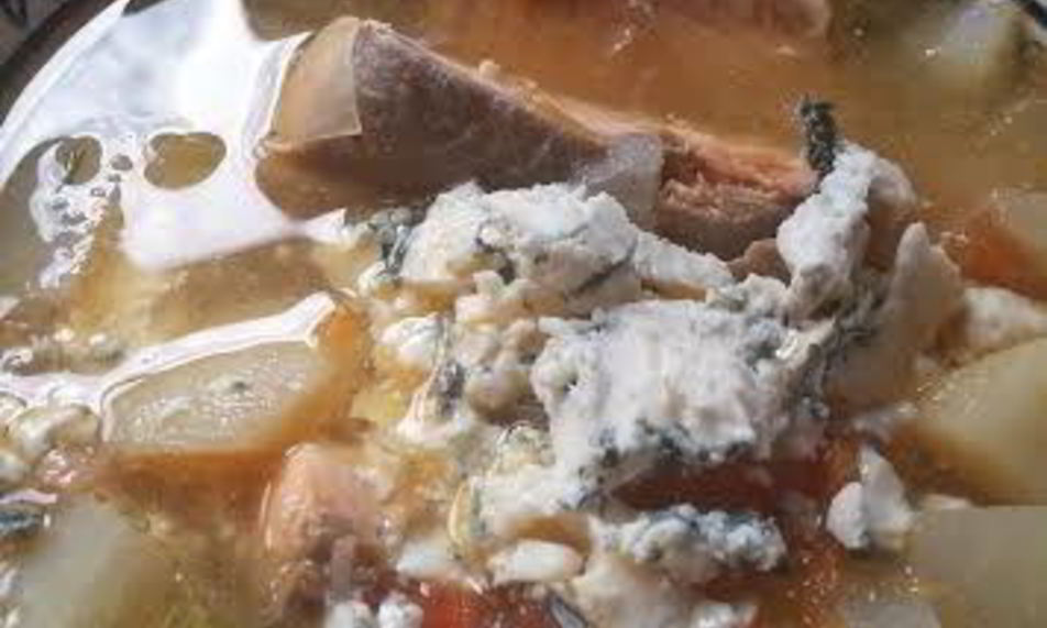 Рецепт копченый рыбный суп с грушей, репой и горгонзолой