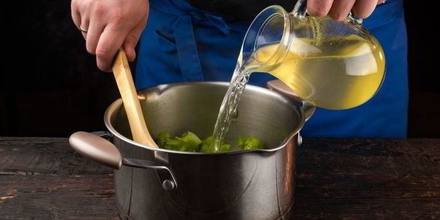 крем-суп из брокколи с креветками