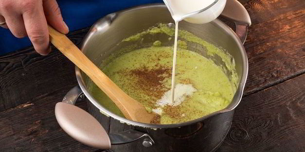 крем-суп из брокколи с креветками