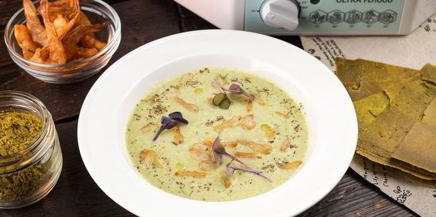 крем-суп из брокколи с креветками