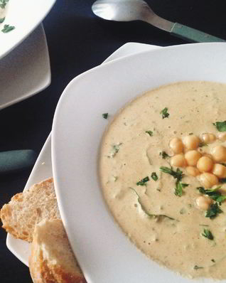 Крем-суп из нута и шпината