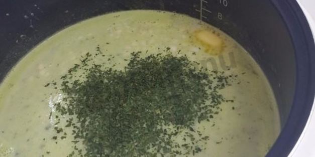 крем-суп из цукини и курицы в мультиварке