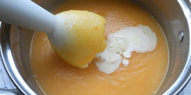 крем-суп морковно-картофельный со шкварками из утиного жира