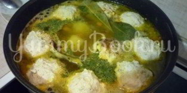 легкий супчик с куриными фрикадельками