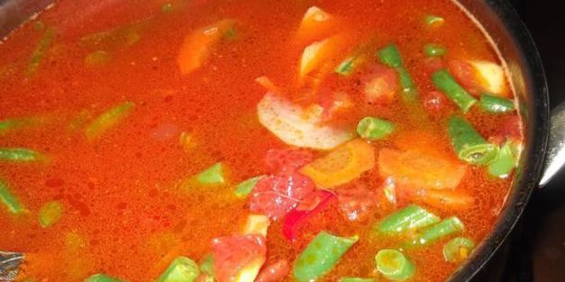 острый суп со стручковой фасолью