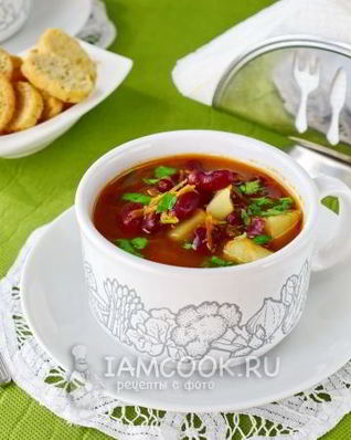 Постный суп с консервированной фасолью