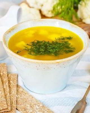 Простой куриный суп с цветной капустой и плавленым сыром