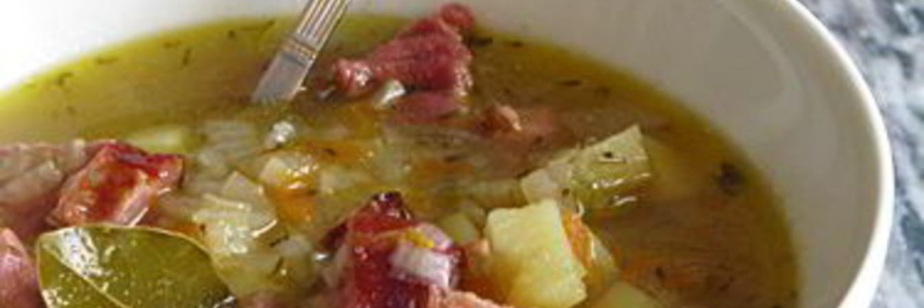 Шотландский луковый суп с копченой свининой