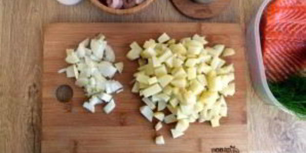 сливочный суп с лососем и креветками