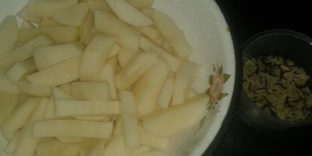 суп из баранины с помидорами и рисом