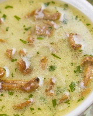 Суп из свежих грибов с желтком