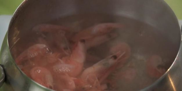 фасолевый суп-пюре с креветками