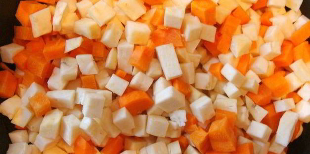 фасолевый суп-пюре с сельдереем и морковью