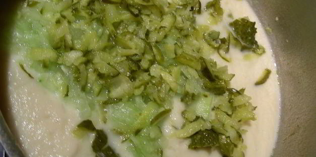 горячий суп-пюре с огурцами