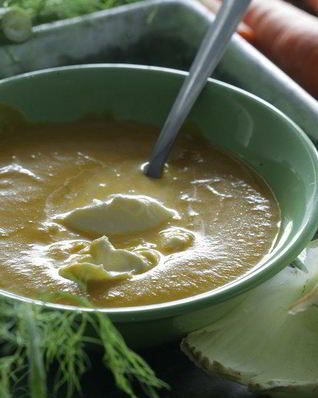 Морковный суп-пюре с кориандром
